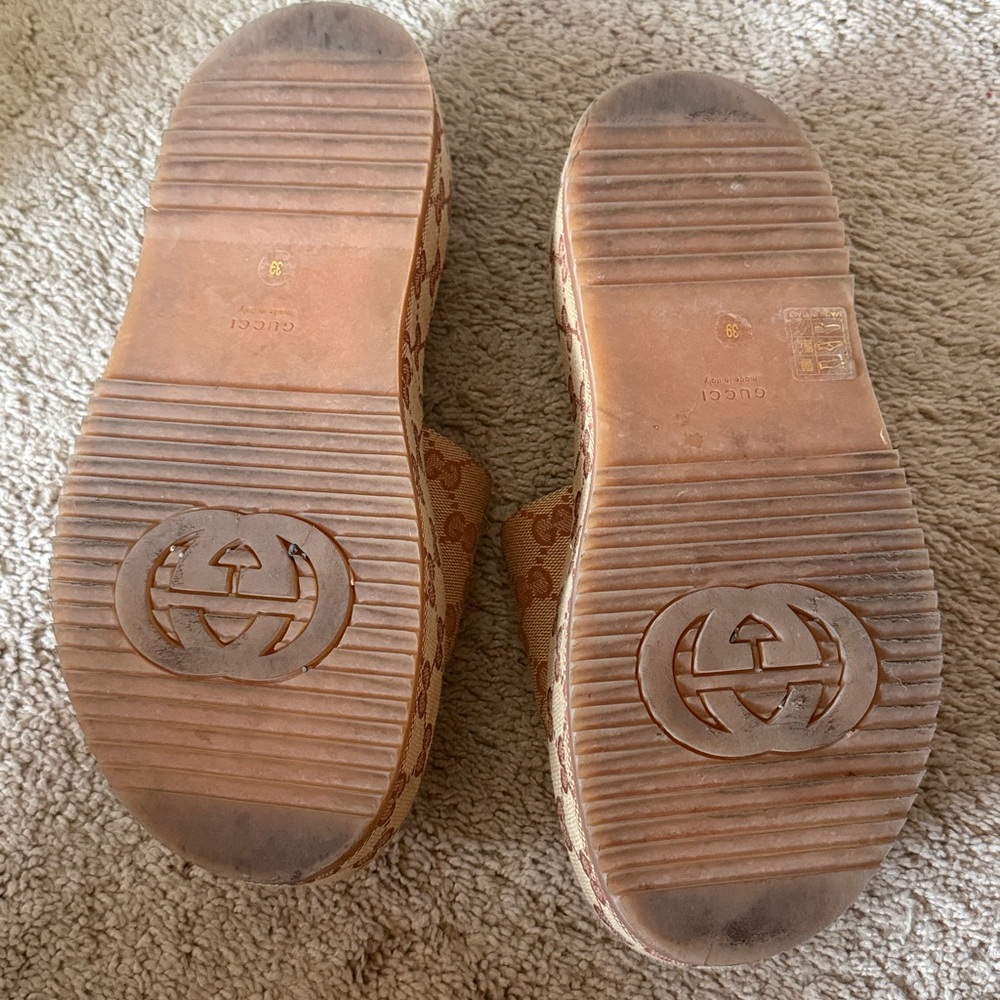 Gucci Beige and Burgundy Sandals - Picture 3 of 11